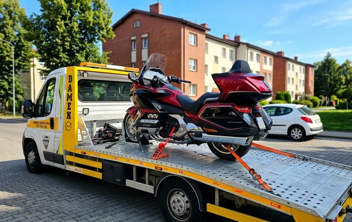 Transport motocykla lawetą – jak wygląda i ile kosztuje?